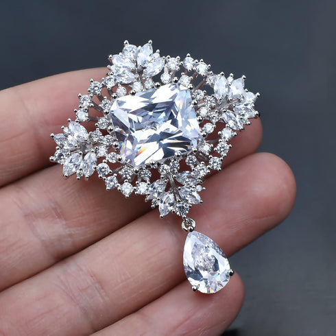 Sparkling Cubic Zirconia Butterfly Brooch Pin Pave CZ Flower Lapel Pin Clear Crystal Pins for Women Bridal...