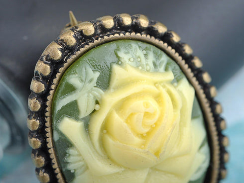 Alilang Antique Golden Tone Vintage Green Cameo White Floral Rose Brooch Pin...