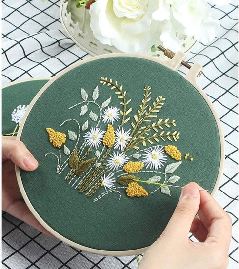 KISSBUTY Full Range of Embroidery Starter Kit with Pattern, Cross Stitch Kit Including Embroidery Fabric with Floral Pattern, Bamboo Embroidery Ho...