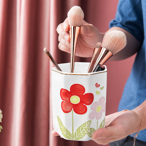 Pen Holder for Desk, Ceramic Makeup Brush Holder for Women,Gold 3D Engrave Retro Floral Flowers Design Love Hearts Pencil Holder Desktop Desk Orga...