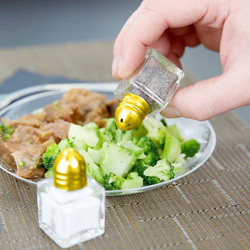 Set of 5 Mini Salt and Pepper Shakers Mini Spice Shaker Small Salt and Pepper Shakers 0.5 oz Glass Cube with Funnel for Wedding, Party, Restaurant...