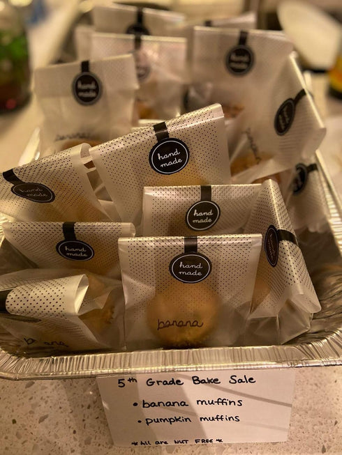 (200Pcs)100pcs Translucent Plastic Bags/Bakery Bags with 100pcs Hand made Stickers for Cookie Cake Chocolate Candy Snack Wrapping Good for Bakery ...