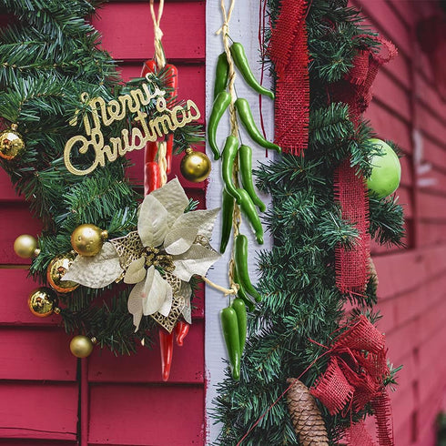 Artificial Hanging Pepper String 2 Sets, Simulation Lifelike Hot Chili Vegetable Fruit Garland Vine for Home Kitchen Farm Party Wall Decoration, R...