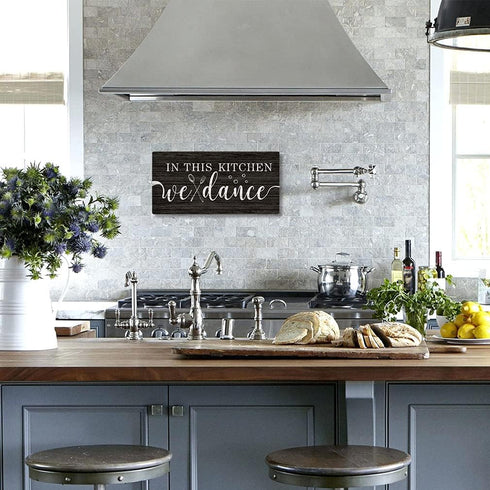 FWIEXA In This Kitchen We Dance Rustic Wood Sign, Funny Wall Art Sign Plaque, Farmhouse Wooden Hanging Wall Decor for Home, Dining Room, Restauran...