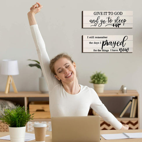 Maitys I Still Remember The Days I Prayed Give It to God Hanging Wall Decor Wooden Letters Bedroom Wall Hanging Sign for Farmhouse Living Room Hom...