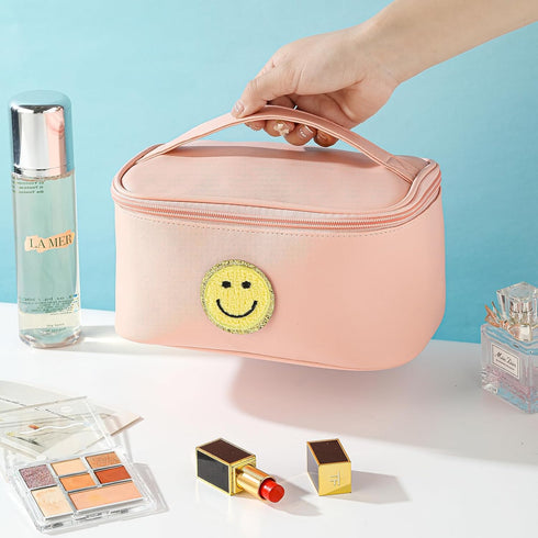 Preppy Patch Makeup Bag Leather Cosmetic Bag Large Makeup Pouch, Portable Waterproof Travel Toiletry Organizer,Cute Preppy Makeup Bag for Women Gi...