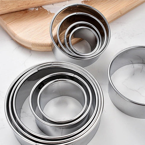 5 Different Sizes Stainless Steel Round Cookie Cutter for Baking Rolled Edge Cookie Circle Biscuit Cutters Ring Cutter Molds for Making Donuts, Bi...