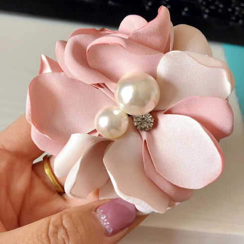 Pink Daisy Flower Pearl Safety Brooch Pins for Women,Rose Flowers Hairpin Headpieces,Brooch Pins Shawl Clips for Women Girls Collar Brooch Hair Cl...