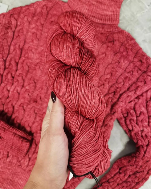 Estako Wool Story Hand Painted 100% Superwash Merino Wool. Super Fino (1) / 3.52 Oz - 100 gr / 382 yard - 350 mt (7805 - Deep Taupe)......
