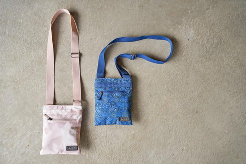 Dakine Shoulder Handbags...