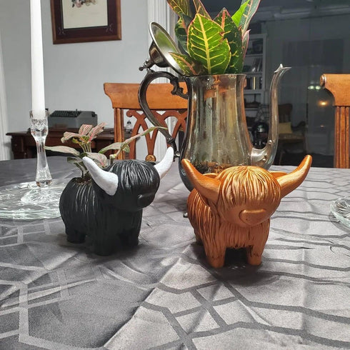 Highland Cow Decor Planter Cow Flower Pot Planters Cow Planters for Outdoor Plants Succulent Resin Planter...