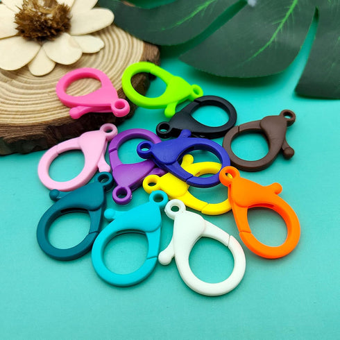60Pcs Hard Plastic Lobster Claw Clasps Clip,12Colors Jewelry Necklace Clasps Metal Alloy Lobster Clasps?Curved Clip Fastener Hook for for DIY Jewe...