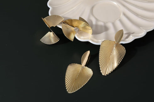 Big Gold Earrings Large Gold Disc Flower Bold Earrings for Women Summer Beach Statement Geometric Earrings Jewelry Gifts...