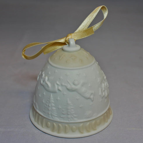 Lladro No. 5616 Camanita Navidad 1989 (1989 Christmas Bell)...
