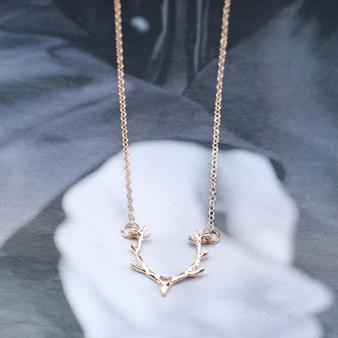 Boho Deer Antler Choker Necklace Gold Elk Head Pendant Necklace Bohemia Antler Deer Choker Cute Animal Necklace Chain Jewelry for Women and Girls...