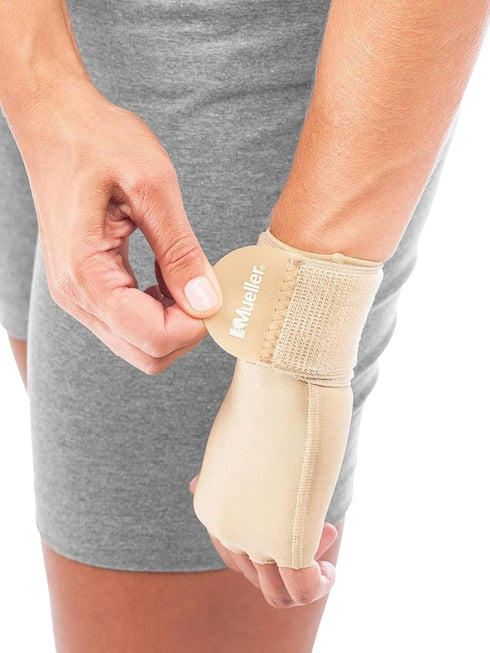 MUELLER Sports Medicine Arthritis Compression Glove, Hand and Wrist Support, Fits Right or Left Hand, Pain Relief for Men and Women, Beige, Large/...