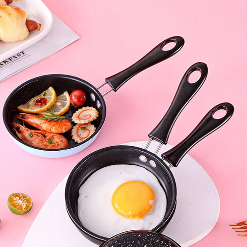 Dpofirs Small Egg Pan, Mini Induction Frying Eggs Pan, 4.7in Single Egg Small Pan,Portable Pan with Heat Insulation Long Handle for Stove Gas Indu...