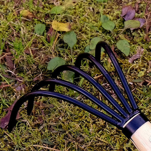 KAKURI Japanese Hand Cultivator Garden Tool, Heavy Duty Japanese Hand Forged Carbon Steel, Small Hand Rake for Weeding, Digging, Cultivating, Leaf...