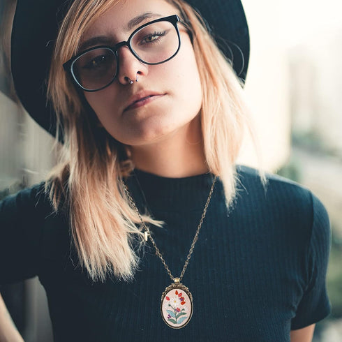 ZOCONE 6 Packs Embroidery Necklace Kit, Embroidery Pendant Kit Mini Cross Stitch Kit with 4 Hoops, Necklace, Pendant, Stamped Pattern Cloth, Instr...