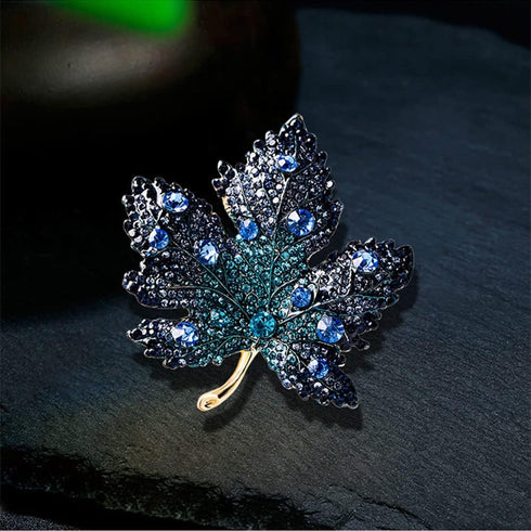 Rhinestone Big Maple Leaf Brooch Pin for Women Men Fashion Crystal Delicate Wedding Fall Party Brooches Lapel Pins Elegant Dress Accessories Jewel...