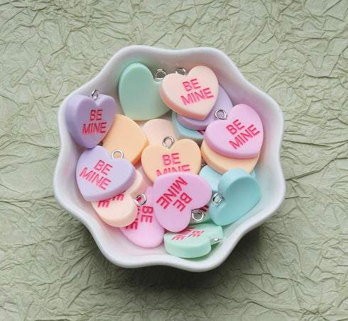 Ruwado 18 Pcs BE MINE Jewelry Making Kits Multi Color Heart Shapes Resin Accessories for DIY Jewelry Making Findings Keychain Necklace Bracelets E...