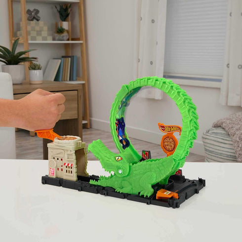 Hot Wheels Toy Car Track Set Gator Loop Attack Playset in Pizza Place with 1:64 Scale Car, Connects to Other Sets...