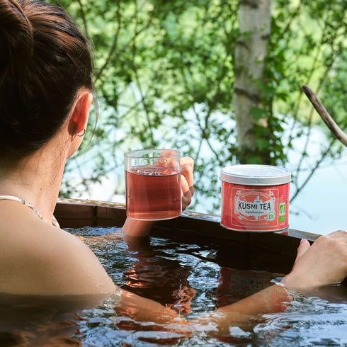 Kusmi Tea - AquaSummer - Organic Blend of Hibiscus, Apple, Apricot & Peach - Caffeine Free Herbal Tea - Enjoy Hot or Iced - Loose Leaf Tea - Tin B...
