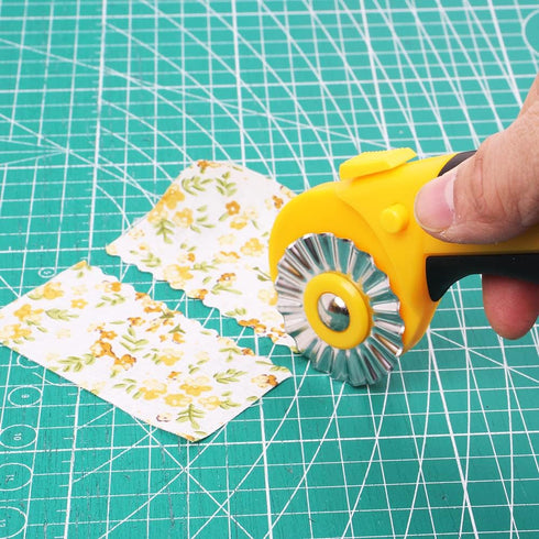 AUTOTOOLHOME 45mm Rotary Cutter with 9pcs Extra Blades Automatic Fabric Roller Cutter Perforator Crochet Edge Pinking Rotary Blades for Quilting, ...