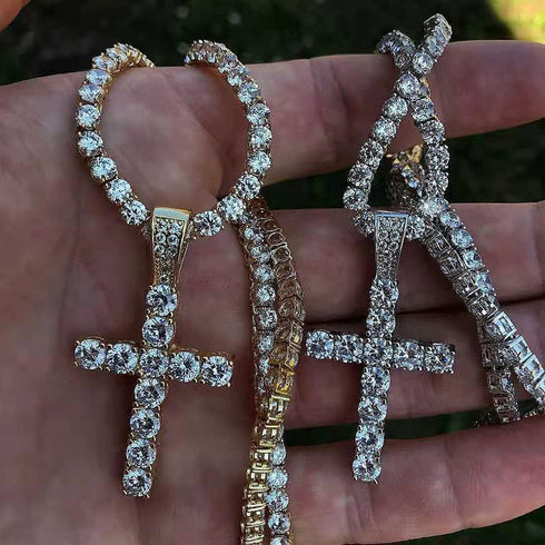 JINAO Gold Cross Necklace Iced Out Cubic Zirconia Round Cut Cross Pendant Necklace 18K Gold Plated Diamond Jewelry for Men Women with Stainless Ro...