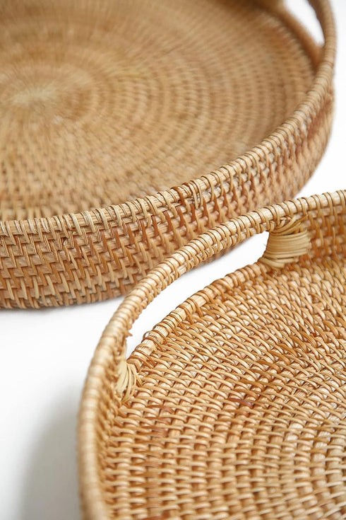 HITOMEN 11.8'' Hand-Woven Round Rattan Serving Tray Decorative Wicker Trays with Handles for Coffee Table (Natural-M)...