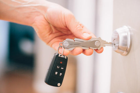 KeySmart Classic - Compact Key Holder and Keychain Organizer (up to 14 Keys) (Titanium)...