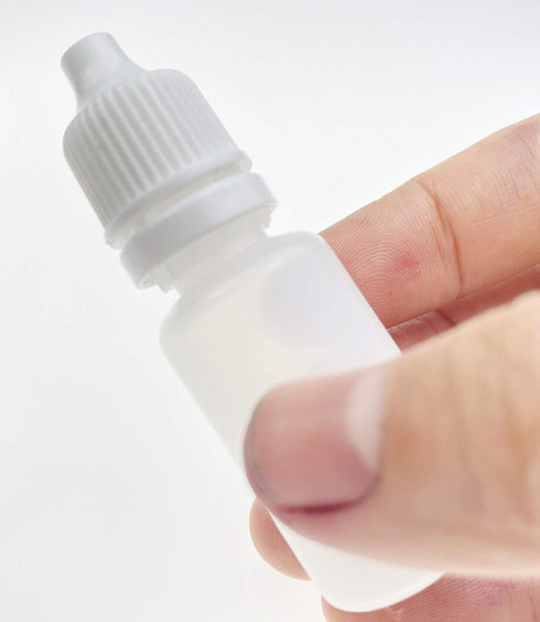 50PCS Empty Refillable Squeezable Plastic Dropper Bottle Eye Liquid Dropper Container Jar Vial Holder with Screw Caps and Plugs for Cosmetic Essen...
