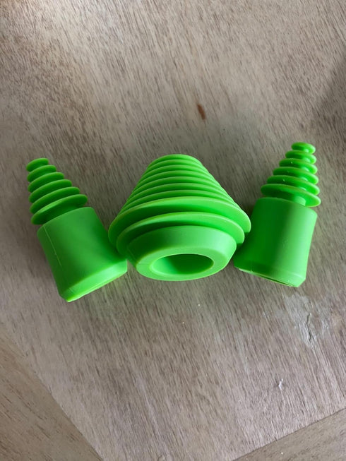 Green Piece® three Silicone Green Cleaning plugs + stoppers Preserver Cap Airtight Bottle Plug Odor Proofing Glass, Plastic and Silicon Pieces...
