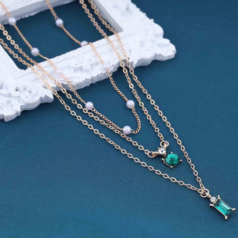 Boho Layered Emerald Pearl Choker Necklace Gold Emerald Pendant Necklace Tiny Pearl Station Necklace Green Gemstone Necklace Chain Jewelry for Wom...