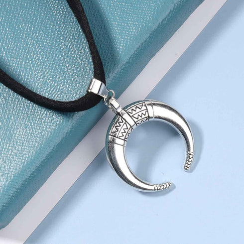 Punk Moon Leather Choker Necklace Black Leather Cord Necklace Silver Moon Pendant Necklace Gothic Velvet Collar Necklace Chain Jewelry for Women a...