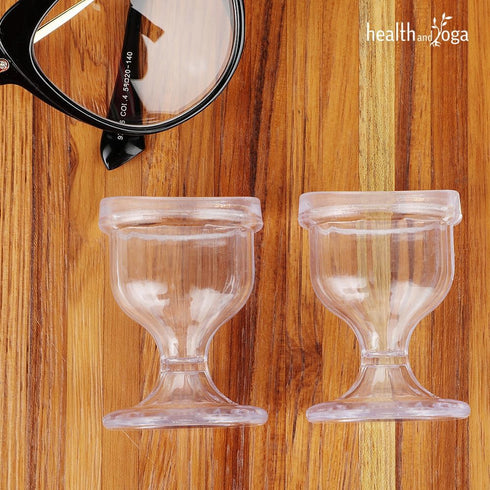 HealthAndYoga™ ChillEyes Transparent Eye Wash Cups for Effective Eye Cleansing - with Storage Container - Eye Shaped Rim, Snug Fit (2 Pcs.)...