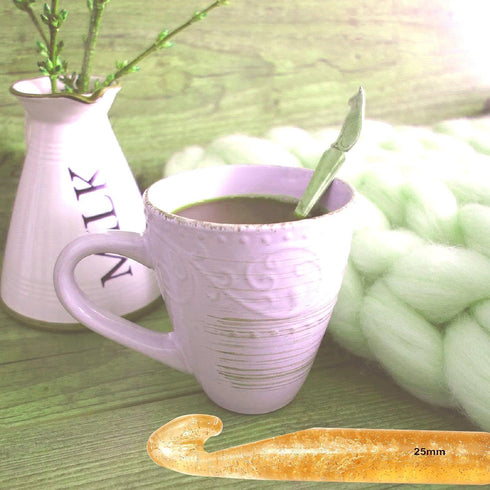 Creammuffin Huge Crochet Hook, Large Yarn Crochet Hooks Needles, Extra Long Large Size Plastic Handle Knit Crochet Hooks for Blanket Rags Shawl Cr...