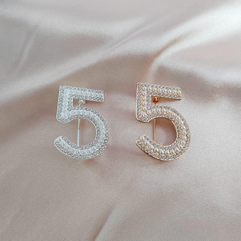 Crystal Pearls Lucky Number Five Brooch for Women Girl Men Fashion Lapel Pins Corsage Scarf Pin Rhinestones Breastpin for Wedding Party Banquet Cl...
