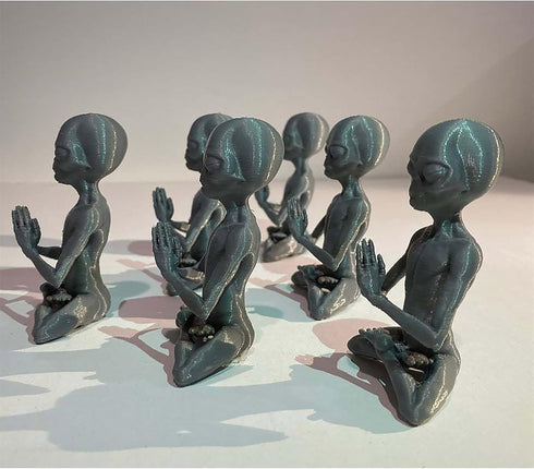 Meditating Alien Garden Sculptures & Statues, Alien Resin Statue Ornament Yard Best Art Decor for Indoor Outdoor Home or Office Collectible Figuri...