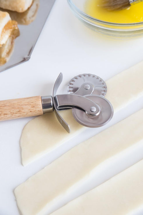 Fox Run 5542 Pastry Wheel Crimper and Cutter, Stainless Steel 1 x 2.75 x 6.5 inches...