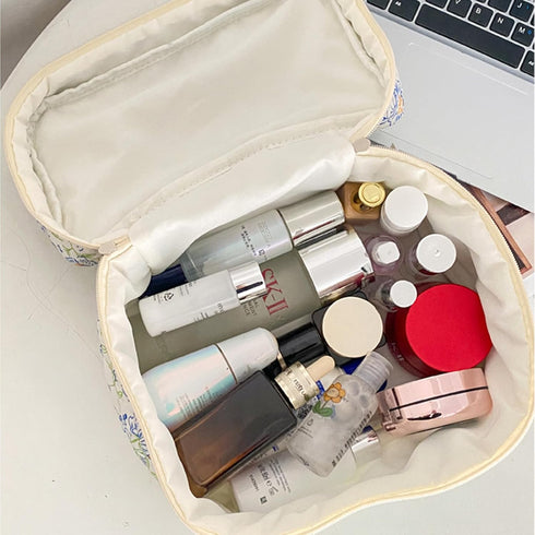 3Pcs Cotton Quilted Makeup Bag Large Travel Cosmetic Bag Coquette Makeup Pouch Cute Aesthetic Floral Toiletry Bag for Women Girls (Strawberries)...