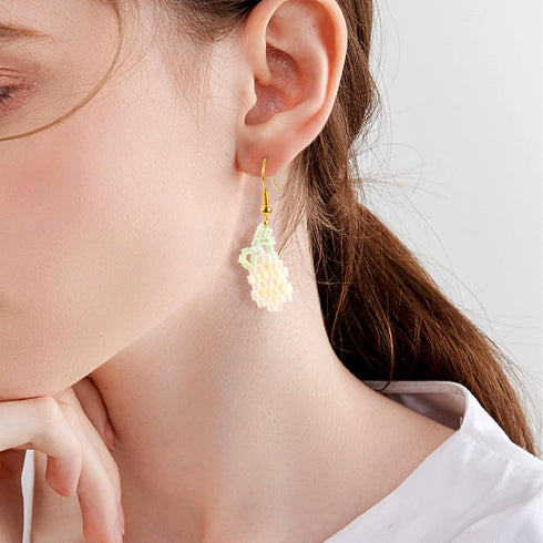 Craftdady 3300Pcs Green Glass Bugle Seed Beads Small Crystal Round Pony Beads Column Tube Waist Bead Kits Embroidery Beads for Summer Crafts DIY B...