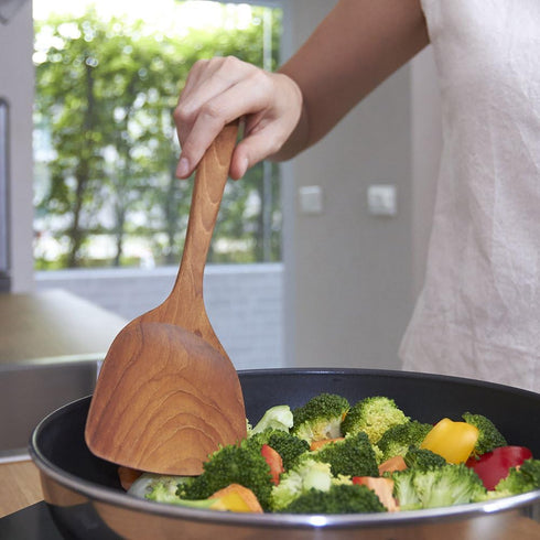 FAAY 13.5” Stir Fry Wooden Spatula for RIGHT Hand, Ergonomic Handle Saute Paddle, Healthy Wood Turner, Handcraft from High Moist Resistance Golden...