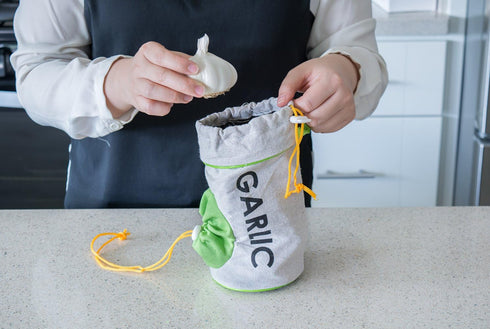 Evriholder Fresh Fare Garlic Keeper, Double Drawstring Feature Protects from Light and Delays Spoilage Sprout-Free Vegetable Storage Bag, 12 Head ...