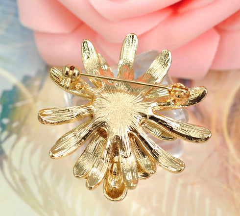 Gyn&Joy Golden Tone White Yellow Painted Enamel Bee Daisy Flower Collar Brooch Pin For Women...