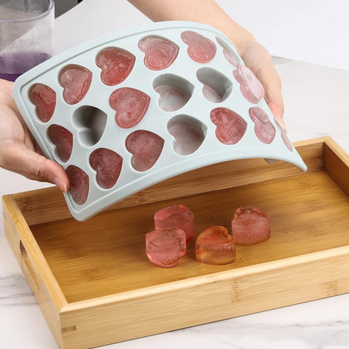 Heart Shaped Ice Cube Trays with Lid, Chocolate Mold, Easy Release Ice Trays, 21-Cavity Silicone Heart Molds for Ice Cubes, Gelatine, Baking and C...