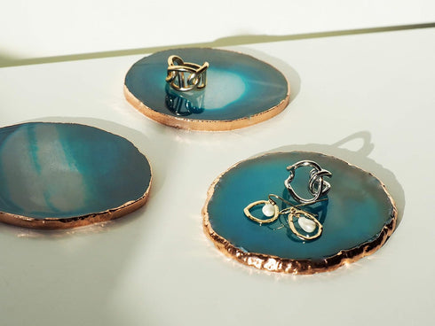 Moon&Decor Sliced Agate Coasters (Crystal) | Geode Coasters - Set of 4 - for Drinks Home Decoration and Gifts - 100% Natural with Golden Rims (Blu...