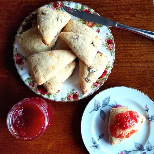 English Scone Mix, Original Flavor by Sticky Fingers Bakeries – Easy to Make English Scones Fresh Baked, Makes 12 Scones (1pk)...