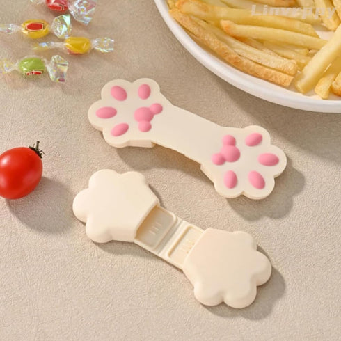 Cute Cats Paw Chip Clips 2pcs Heat Resistance Cooking Pinch Mitts Potholder Food Bag Sealing Clamp Bread Snack Bag Clips for Seal Storage (Grey)...