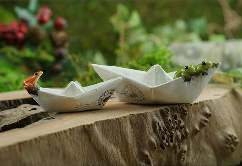 Top Collection Miniature Fairy Garden and Terrarium Sealed with Love Frogs on Paper Boat Statue...